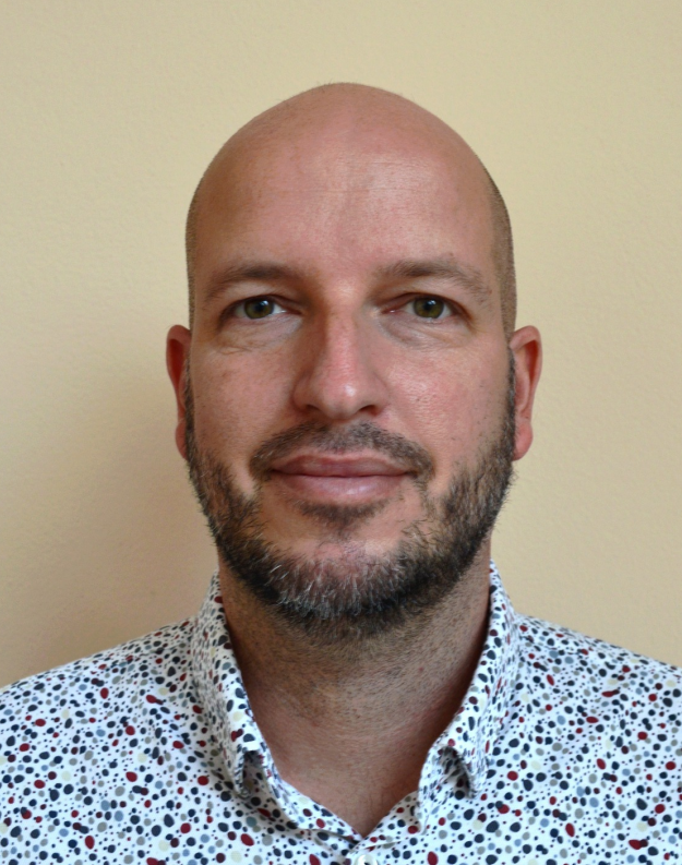 Dr. Tomas Perscek